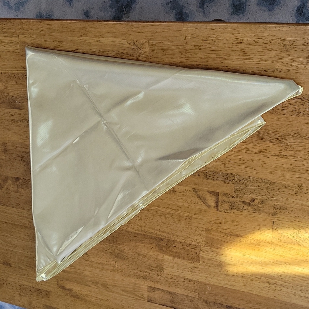 Metallic Table Linen